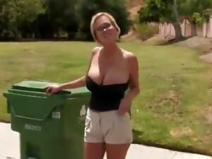 Worthy Milf Fucks In The Backyard With A Scavenger