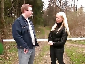 Blond, Casting, Schwanz blasen, Sperma im mund, Tief im hals, Von hinten