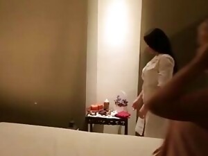 Tetek besar, Lesbian, Pijat badan, Orgasme, Ejakulasi wanita