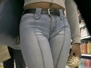 Provocative Ass In Tight Jeans In The Candid Street Video