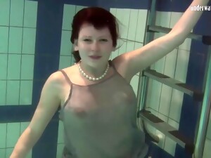 طفلة, بزاز كبيره, حمام سباحه, مراهقات, تحت الماء