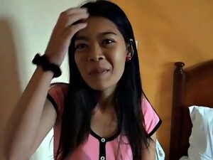 Silent Pinay Squeezes The Bed With Every Inch Of Stroke