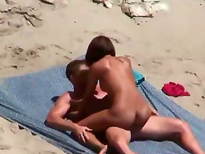 Amateur Couples Filmed Fucking On The Beach