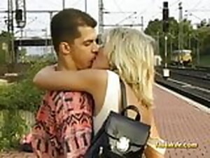 Grosses bites, Blond, Couple, Allemandes, Public, Train, Épouse