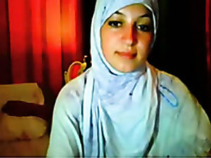 Shy Pakistani girl on webcam turns into a wild vixen